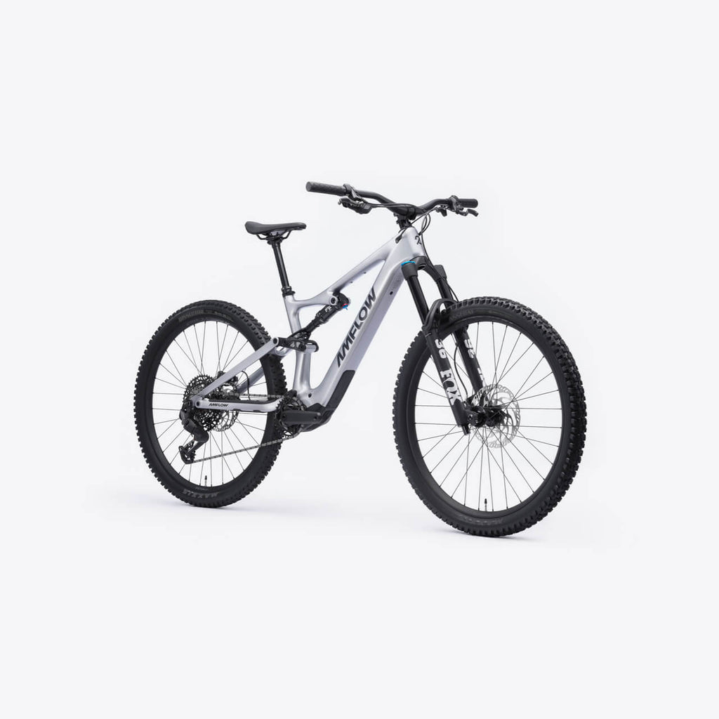 Amflow PL Carbon front three-quarter