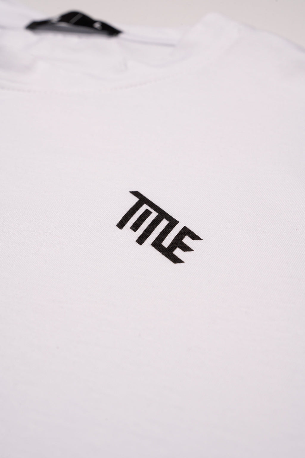 Title MTB Essential Midweight T-Shirt in White, detail