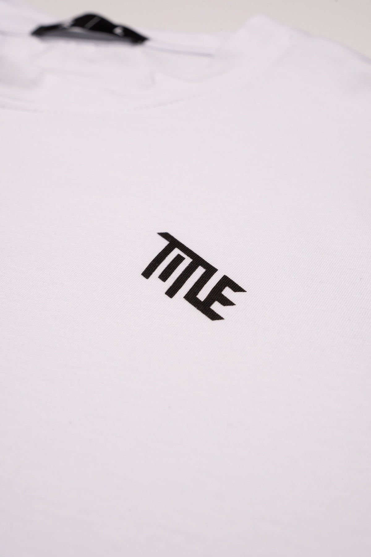Title MTB Essential Midweight T-Shirt in White, detail
