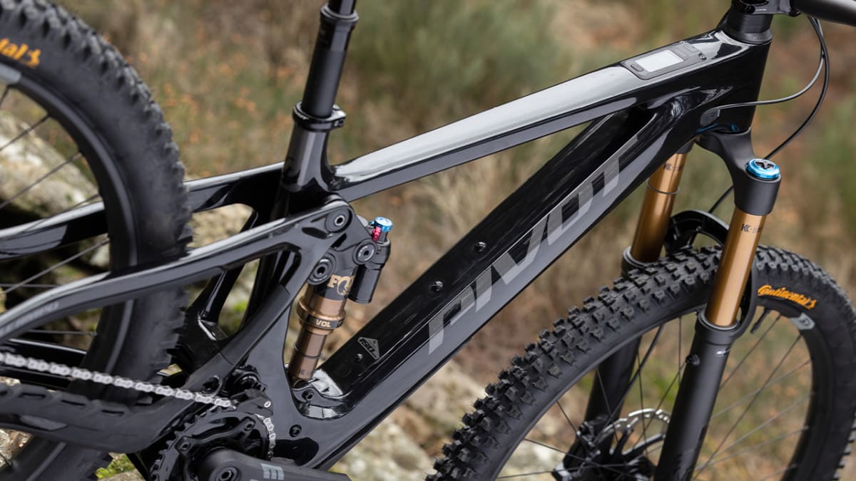 Pivot Shuttle AMP'd - detail