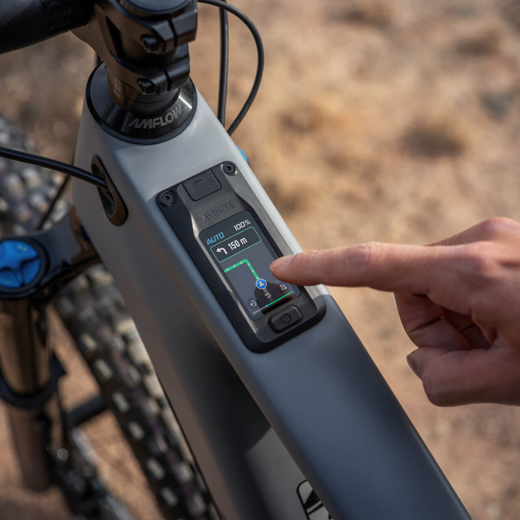 Avinox 2-inch OLED touchscreen